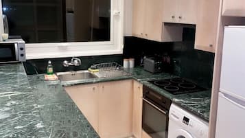 Fridge, oven, stovetop, toaster