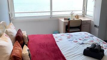 Desk, laptop workspace, iron/ironing board, free WiFi