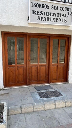 Interior entrance - Larnaca Seaview Rooms (Larnaca)