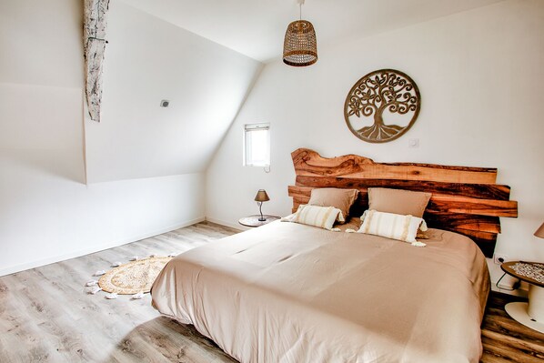 1 chambre, coffres-forts dans les chambres, fer et planche à repasser