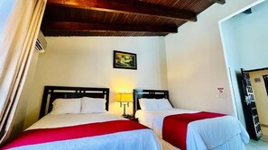 Laptop workspace, soundproofing, free WiFi, bed sheets - Hotel Alameda (Tegucigalpa)