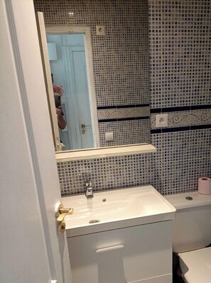 Shower, toilet paper