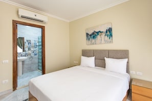 Villa superior, 4 habitaciones | Caja fuerte