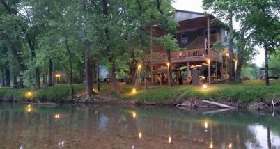 Mama Bears Cozy Creekside Cabin at Up The Creek