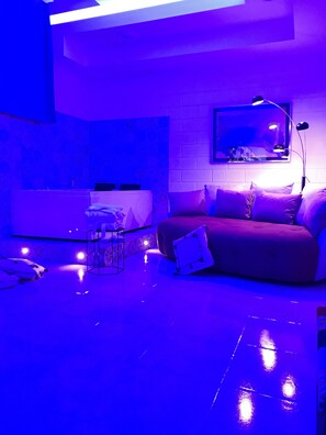 Luxury Apartment | Blackout drapes, soundproofing, free WiFi, bed sheets - GianLuis Luxury Suites (Fasano)