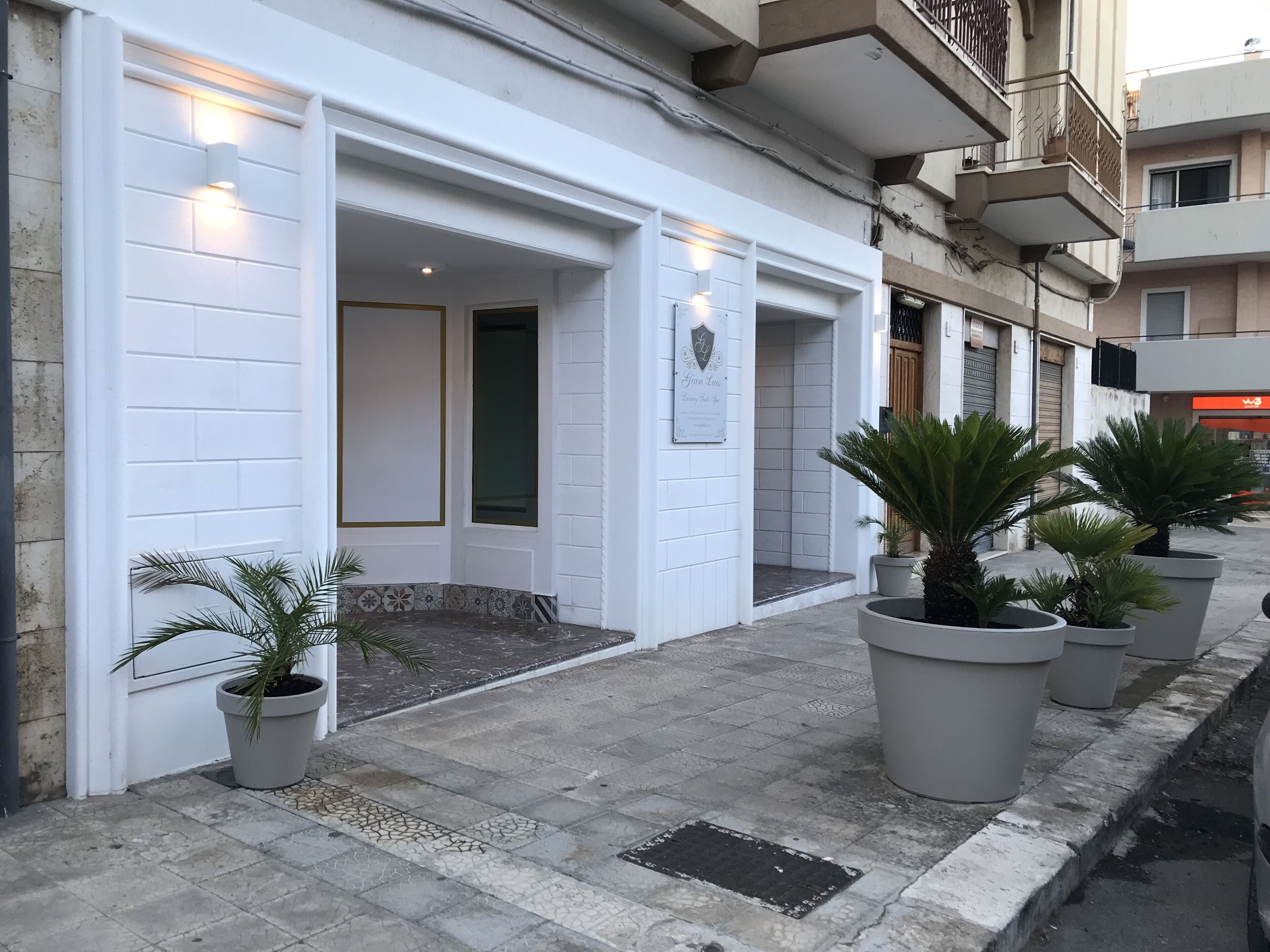 المنشأة من الخارج