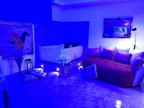 Luxury Apartment | Private spa tub - GianLuis Luxury Suites (Fasano)