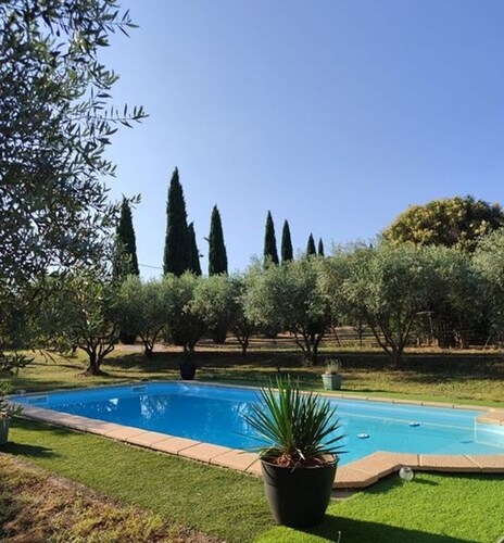 OUSTAOU DU GAYET, a charming vacation rental with a private pool and air conditioning