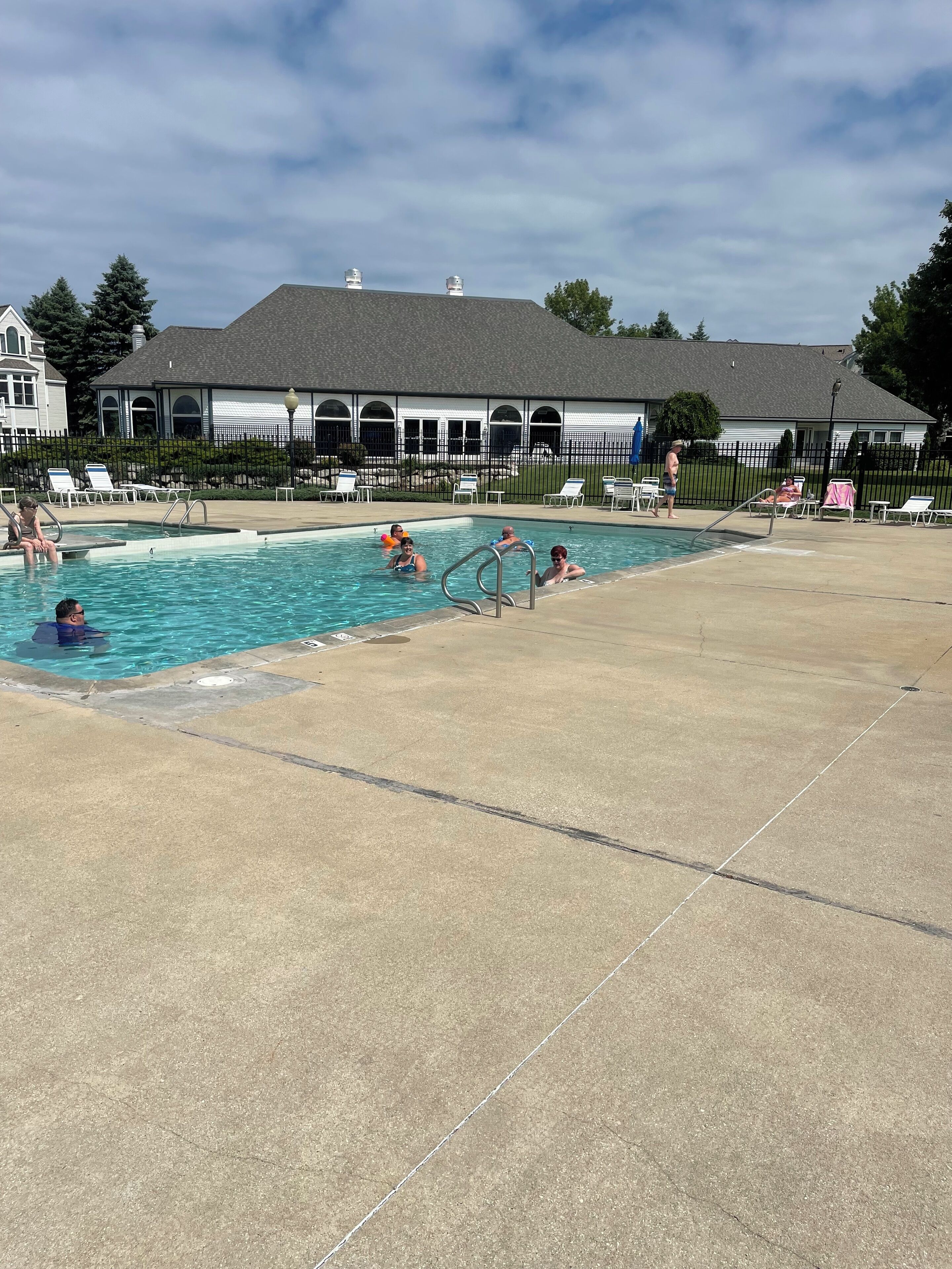 Piscina coperta, piscina all'aperto