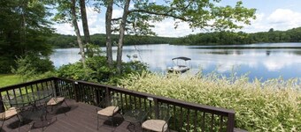 Charming Lake Front Cottage