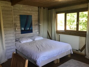 5 chambres, fer et planche à repasser, lit parapluie, Wi-Fi gratuit