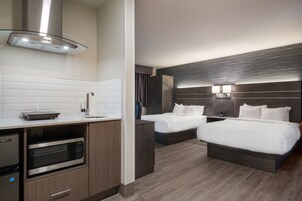 Ropa de cama de alta calidad y escritorio 