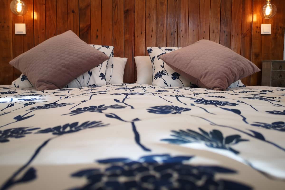 Lavender Superior Studio | 1 dormitorio, sábanas de algodón egipcio, ropa de cama de alta calidad