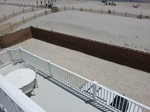 Terrace/patio - One of a Kind Beautiful OCEANFRONT (Long Beach)