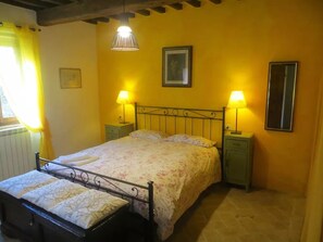 6 slaapkamers, reisbedje, gratis wifi, beddengoed