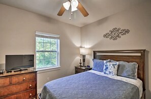 4 bedrooms, WiFi, bed sheets - Great Private Villa with ideal Branson Location (Branson)