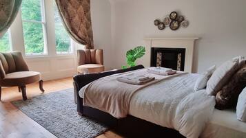 5 bedrooms, iron/ironing board, free WiFi, bed sheets