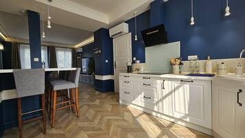 Fridge, microwave, oven, dishwasher