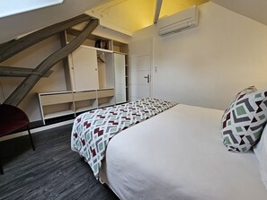 Master bedroom overview