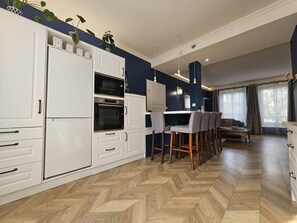 Fridge, microwave, oven, dishwasher