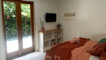 1 slaapkamer, een bureau, een strijkplank/strijkijzer, gratis wifi