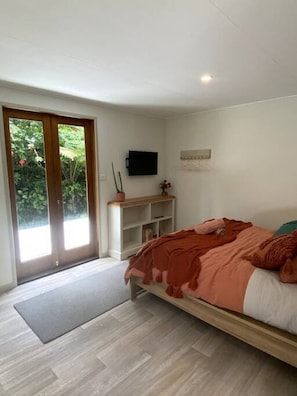 1 chambre, bureau, fer et planche à repasser, Wi-Fi gratuit