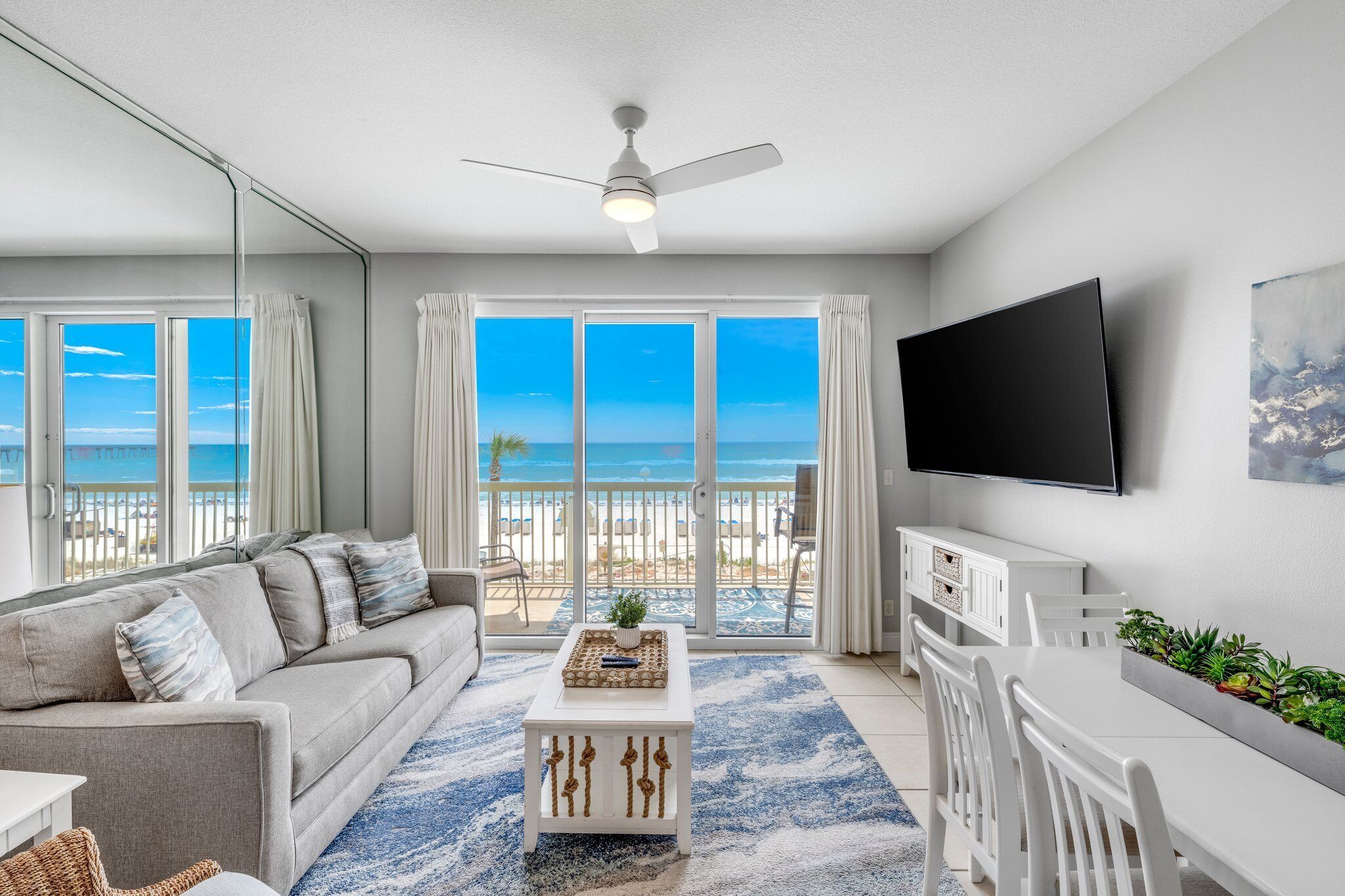 Smart TV, DVD player