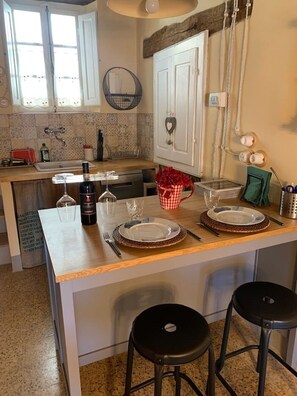 Kühlschrank, Ofen, Herdplatte, Geschirrspüler