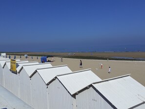 Beach nearby - 5 mins walk from the beach, cottage with private garden (Villers-sur-Mer)