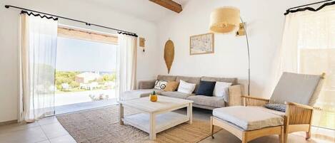 Smart TV, fireplace, table tennis, books