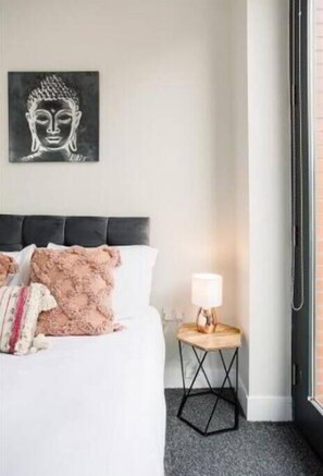 3 chambres, fer et planche à repasser, Wi-Fi gratuit, draps fournis