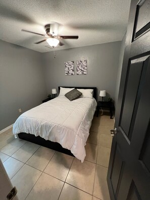 3 Schlafzimmer, Bügeleisen/Bügelbrett, Reisekinderbett, WLAN