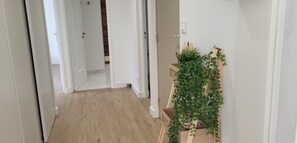 Interior - Domino 1 Superbement rénové - 2 chambres - Terrasse à 300m plage, commerces (Le Grau-du-Roi)