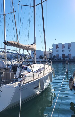 Marina - Marina Lairan 🌊View of the water and boats in Port Camargue 2 stars F (Le Grau-du-Roi)