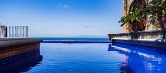 Luxurious Ocean Front Estate, 10 BRs, Chef, Full Gym, Pool, Elevator, Concierge