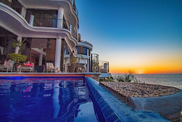 Piscine extérieure, piscine chauffée