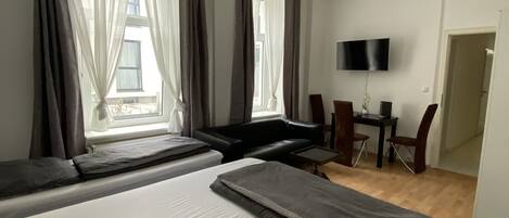 2 chambres, bureau, Wi-Fi gratuit, draps fournis