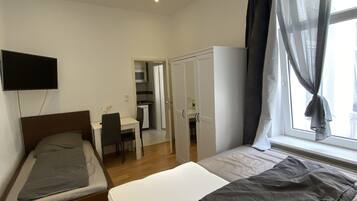 2 bedrooms, desk, free WiFi, bed sheets