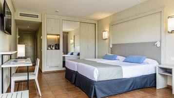 Doppelzimmer | Minibar, Schreibtisch, Bügeleisen/Bügelbrett, kostenloses WLAN