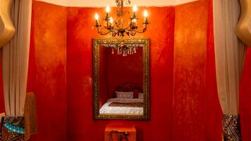 Deep soaking bathtub