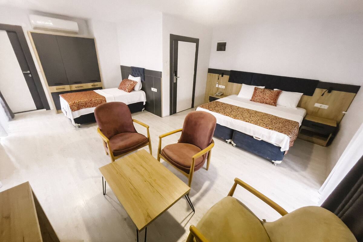 Free WiFi, bed sheets