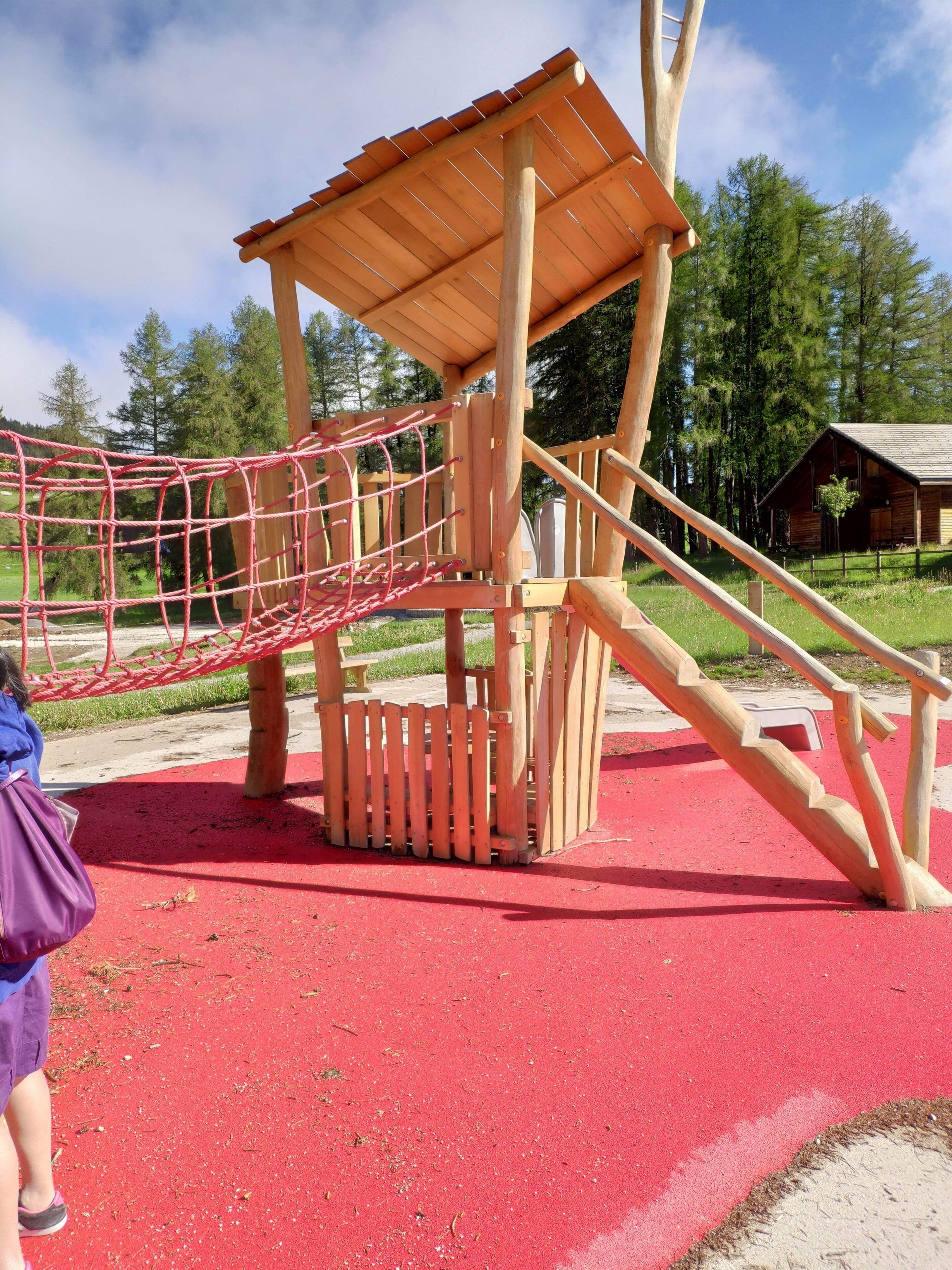 Children’s play area – outdoor