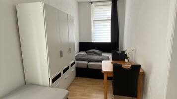 2 bedrooms, desk, free WiFi, bed sheets