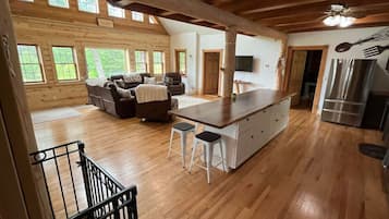 Älytelevisio, takka, tietokoneen näyttö