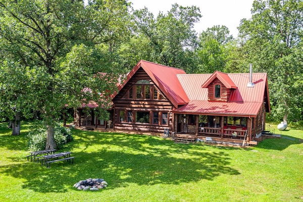 Exterior: 8 private acres near Leech Lake. Upscale finishes