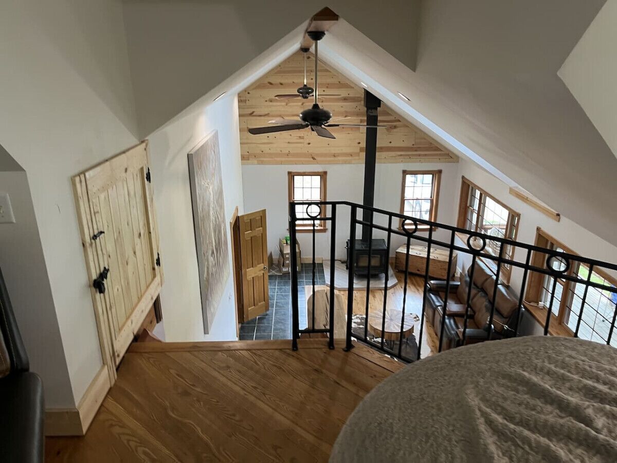 Smart TV, fireplace, computer monitors