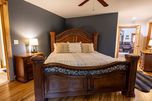 3 bedrooms, desk, iron/ironing board, travel cot