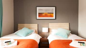 4 bedrooms, desk, iron/ironing board, travel crib