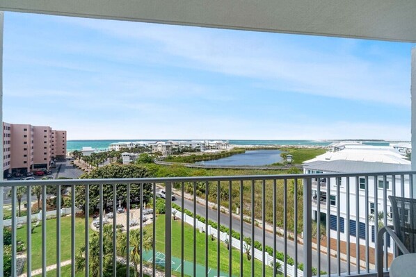 Property grounds - Emerald Oasis w/ Gulf Views, Pools, Hot Tubs (Destin)