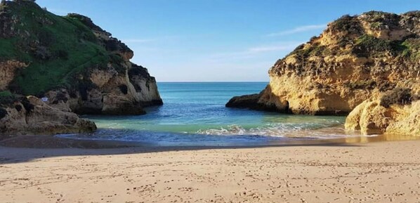 Beach nearby - Charming, comfortable apartment in a good location (Portimão)